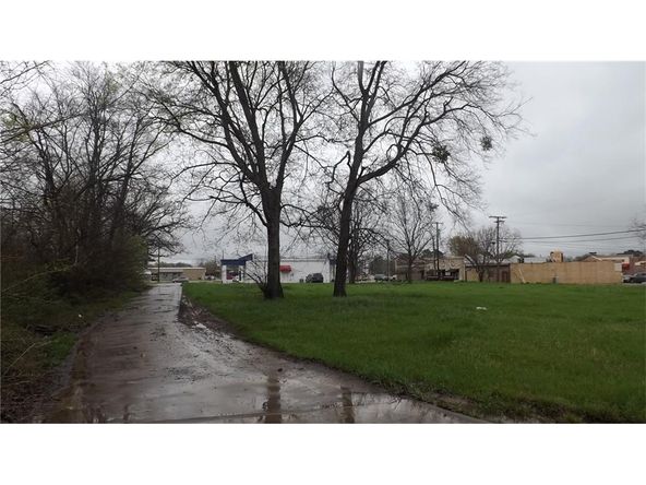1068 Village Dr, Sulphur Springs, TX 75482